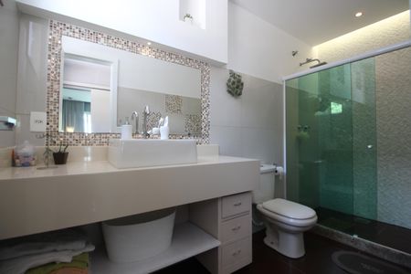 Casa de condomínio à venda com 600m², 4 quartos e 3 vagasQuarto 2 - Suíte