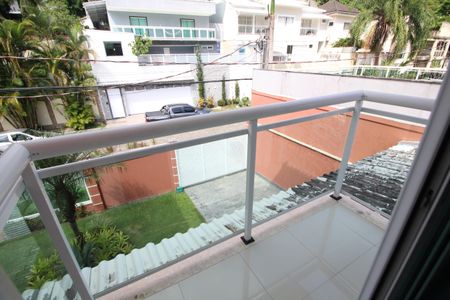 Casa de condomínio à venda com 600m², 4 quartos e 3 vagasQuarto 2 - Varanda