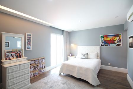 Casa de condomínio à venda com 600m², 4 quartos e 3 vagasQuarto 2