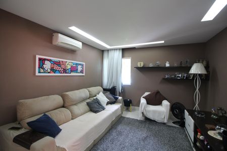 Casa de condomínio à venda com 600m², 4 quartos e 3 vagasSala