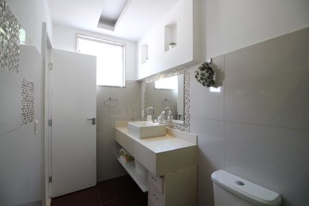 Casa de condomínio à venda com 600m², 4 quartos e 3 vagasQuarto 2 - Suíte