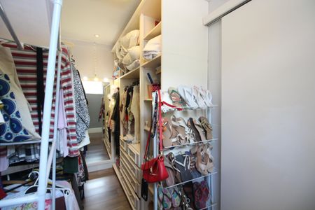 Casa de condomínio à venda com 600m², 4 quartos e 3 vagasQuarto 2 - Closet