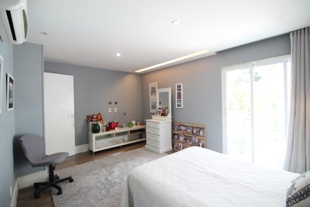 Casa de condomínio à venda com 600m², 4 quartos e 3 vagasQuarto 2