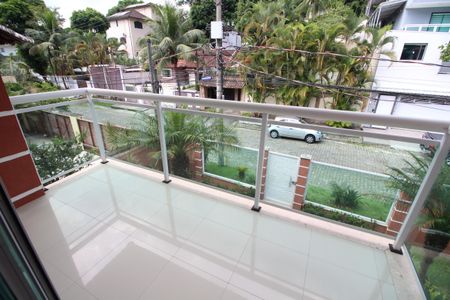 Casa de condomínio à venda com 600m², 4 quartos e 3 vagasQuarto 3 - Varanda