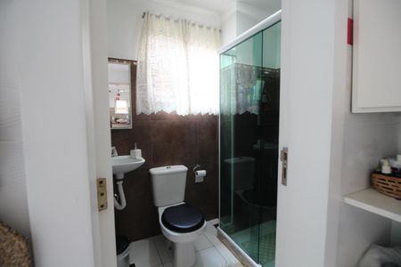 Casa de condomínio à venda com 600m², 4 quartos e 3 vagasBanheiro de Serviço