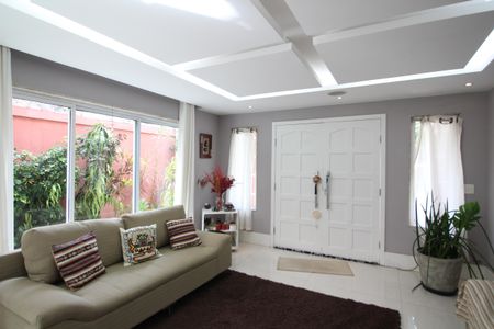 Casa de condomínio à venda com 600m², 4 quartos e 3 vagasSala