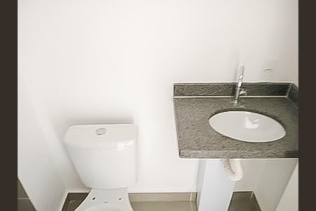 Banheiro de kitnet/studio à venda com 1 quarto, 22m² em Vila Ema, São Paulo