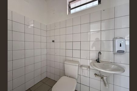 Casa à venda com 254m², 4 quartos e 3 vagas Casa à venda com 254m², 4 quartos e 3 vagasBanheiro Suíte 1