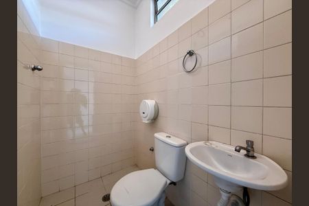 Casa à venda com 254m², 4 quartos e 3 vagas Casa à venda com 254m², 4 quartos e 3 vagasBanheiro Suíte 3