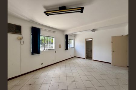 Casa à venda com 254m², 4 quartos e 3 vagas Casa à venda com 254m², 4 quartos e 3 vagasSuíte 1