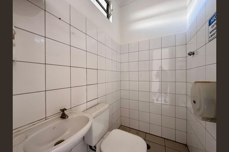 Casa à venda com 254m², 4 quartos e 3 vagas Casa à venda com 254m², 4 quartos e 3 vagasBanheiro Suíte 4