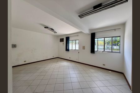 Casa à venda com 254m², 4 quartos e 3 vagas Casa à venda com 254m², 4 quartos e 3 vagasSuíte 1
