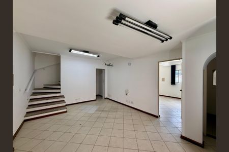 Casa à venda com 4 quartos, 254m² em Indianópolis, São Paulo