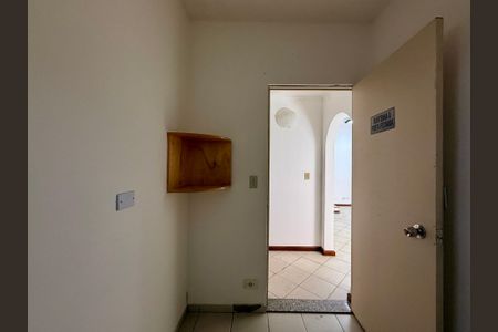 Casa à venda com 254m², 4 quartos e 3 vagas Casa à venda com 254m², 4 quartos e 3 vagasCozinha