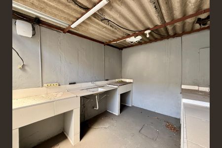 Casa à venda com 254m², 4 quartos e 3 vagas Casa à venda com 254m², 4 quartos e 3 vagasÁrea de Serviço