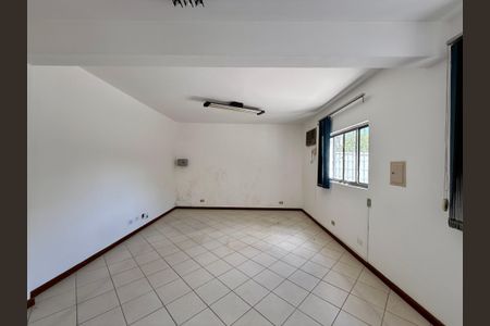 Casa à venda com 254m², 4 quartos e 3 vagas Casa à venda com 254m², 4 quartos e 3 vagasSuíte 1