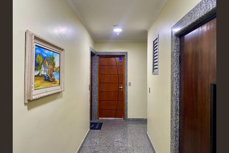 Apartamento à venda com 160m², 3 quartos e 2 vagas Apartamento à venda com 160m², 3 quartos e 2 vagasHall de entrada