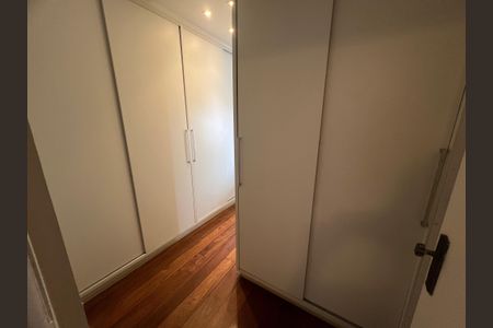 Apartamento à venda com 160m², 3 quartos e 2 vagas Apartamento à venda com 160m², 3 quartos e 2 vagasQuarto