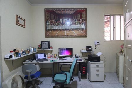 Casa à venda com 362m², 3 quartos e 3 vagasEscritório