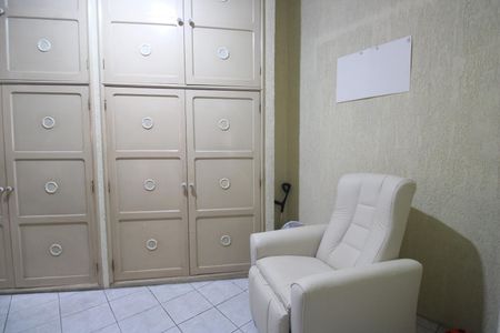 Casa à venda com 362m², 3 quartos e 3 vagasEscritório