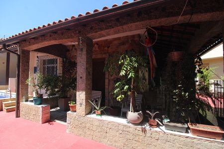 Casa à venda com 362m², 3 quartos e 3 vagasVaranda