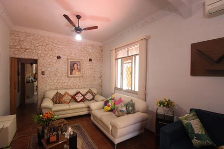 Casa à venda com 362m², 3 quartos e 3 vagasSala