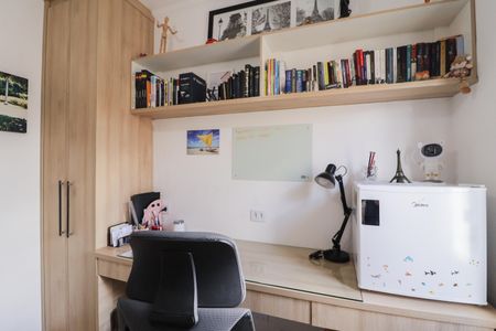 Casa à venda com 174m², 4 quartos e 5 vagas Casa à venda com 174m², 4 quartos e 5 vagasQuarto 1