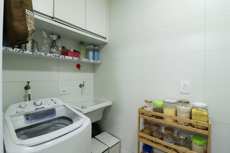 Casa à venda com 174m², 4 quartos e 5 vagas Casa à venda com 174m², 4 quartos e 5 vagasCozinha e Área de Serviço