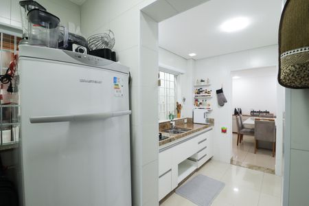 Casa à venda com 174m², 4 quartos e 5 vagas Casa à venda com 174m², 4 quartos e 5 vagasCozinha e Área de Serviço