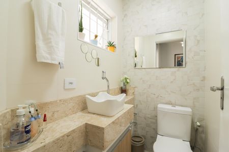 Casa à venda com 174m², 4 quartos e 5 vagas Casa à venda com 174m², 4 quartos e 5 vagasLavabo