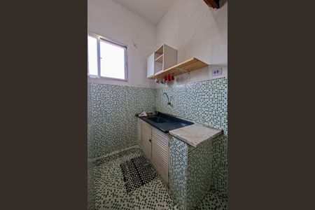 Cozinha de kitnet/studio para alugar com 0 quarto, 20m² em Cidade Ocian, Praia Grande