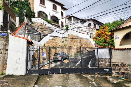 Casa de condomínio à venda com 250m², 2 quartos e 1 vaga Casa de condomínio à venda com 250m², 2 quartos e 1 vagaFachada do Condomínio