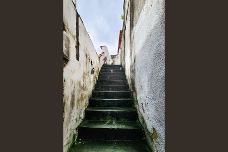 Casa de condomínio à venda com 250m², 2 quartos e 1 vaga Casa de condomínio à venda com 250m², 2 quartos e 1 vagaEscada