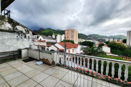 Casa de condomínio à venda com 250m², 2 quartos e 1 vaga Casa de condomínio à venda com 250m², 2 quartos e 1 vagaVaranda