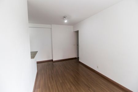 Sala de apartamento à venda com 2 quartos, 68m² em Empresarial 18 do Forte, Barueri