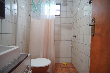 Casa à venda com 96m², 2 quartos e 1 vagaBanheiro