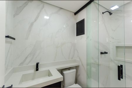 Apartamento à venda com 153m², 3 quartos e 3 vagas Apartamento à venda com 153m², 3 quartos e 3 vagasSuíte 1 - Banheiro