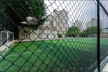 Apartamento à venda com 153m², 3 quartos e 3 vagas Apartamento à venda com 153m², 3 quartos e 3 vagasCampo de futebol