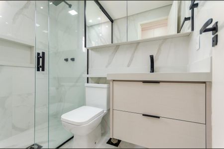 Apartamento à venda com 153m², 3 quartos e 3 vagas Apartamento à venda com 153m², 3 quartos e 3 vagasSuíte 2- Banheiro