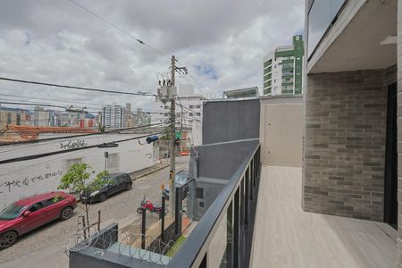 Apartamento à venda com 140m², 4 quartos e 2 vagas Apartamento à venda com 140m², 4 quartos e 2 vagasVaranda