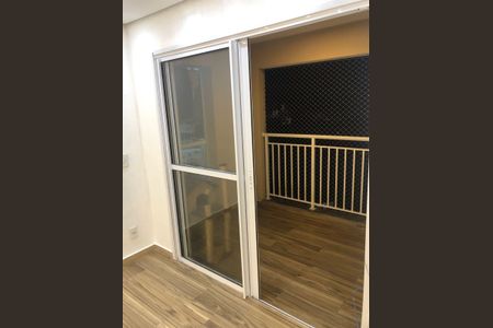 Sala de apartamento à venda com 2 quartos, 50m² em Jardim Roberto, Osasco