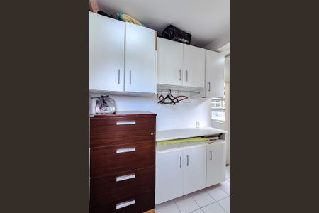 Apartamento à venda com 171m², 3 quartos e 1 vaga Apartamento à venda com 171m², 3 quartos e 1 vagaQuarto de Serviço