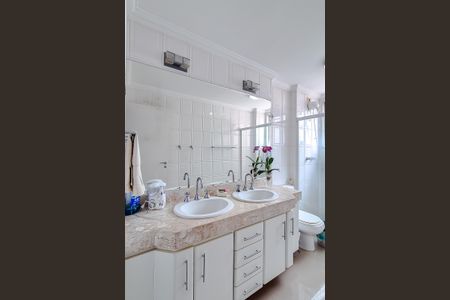 Apartamento à venda com 171m², 3 quartos e 1 vaga Apartamento à venda com 171m², 3 quartos e 1 vagaBanheiro da Suíte