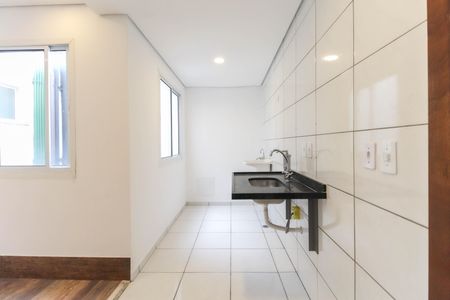 Apartamento para alugar com 38m², 2 quartos e sem vagaCozinha - Área de Serviço