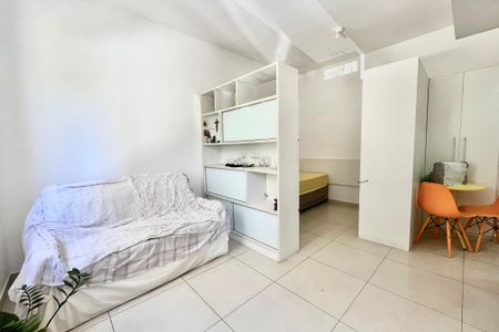 Apartamento à venda com 28m², 1 quarto e sem vagaSala 