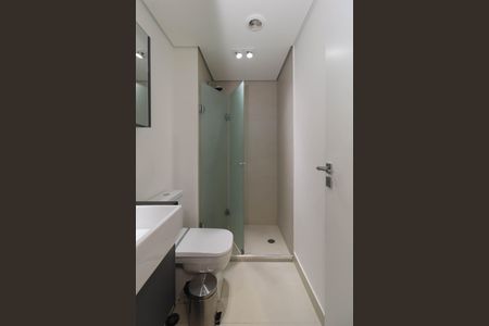 Banheiro de kitnet/studio para alugar com 1 quarto, 22m² em Paraíso, São Paulo