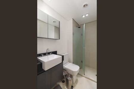 Banheiro de kitnet/studio para alugar com 1 quarto, 22m² em Paraíso, São Paulo