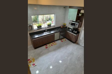 Casa à venda com 283m², 3 quartos e sem vaga Casa à venda com 283m², 3 quartos e sem vagaCozinha