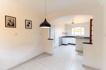 Casa para alugar com 200m², 4 quartos e 4 vagas Casa para alugar com 200m², 4 quartos e 4 vagasCozinha - Copa