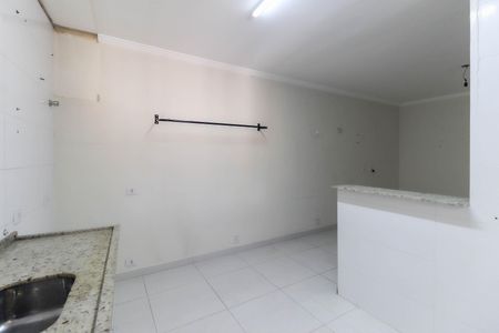 Casa para alugar com 200m², 4 quartos e 4 vagas Casa para alugar com 200m², 4 quartos e 4 vagasCozinha - Edícula